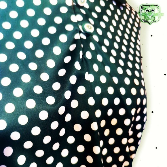 VINTAGE 1960's Funky Mod Polyester Green Polka Dot Shirt 2X - Picture 2 of 6